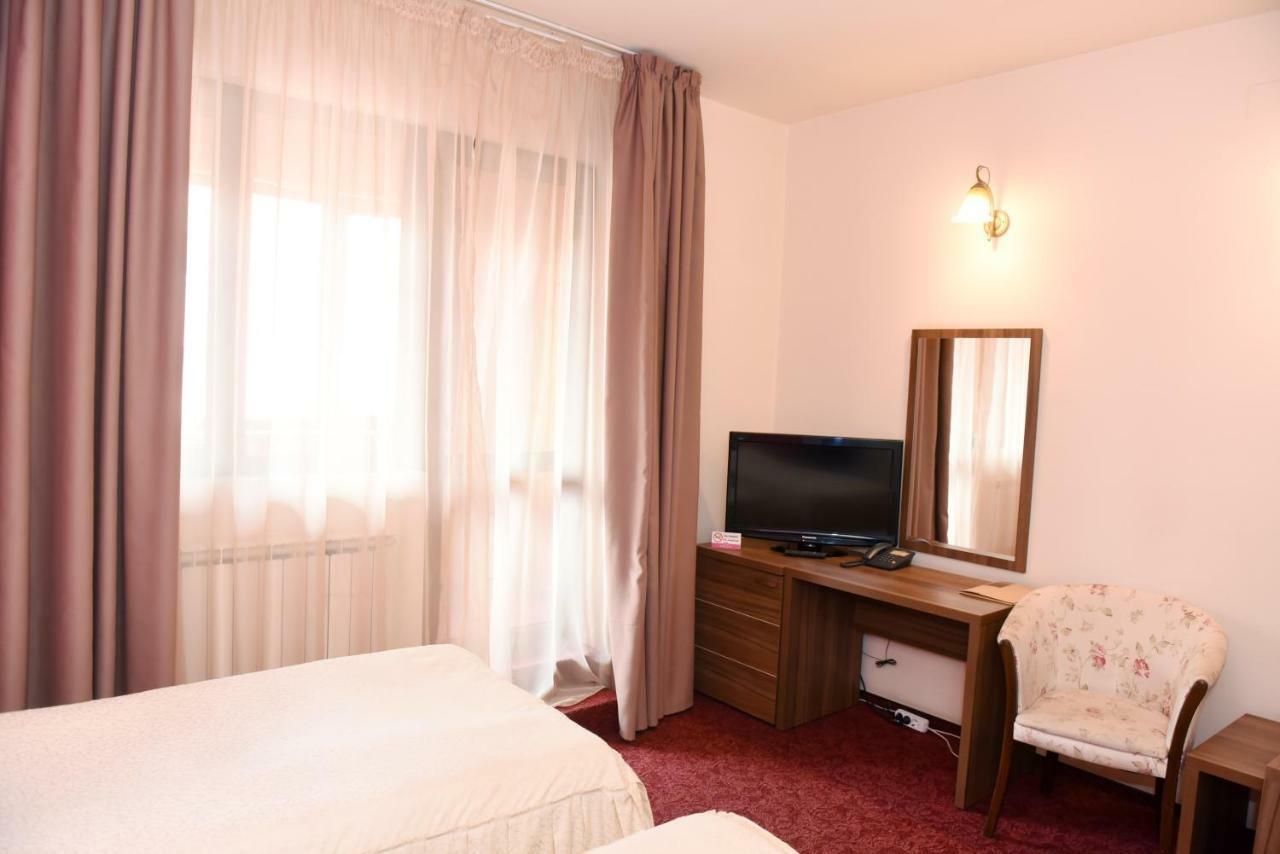 Hotel Gema Brașov Exterior foto
